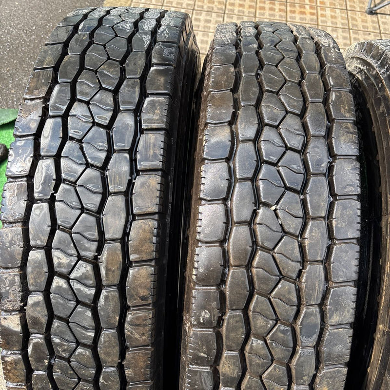 225/90R17.5 ブリヂストン　地山　ミックスタイヤ　4本セット：38000円