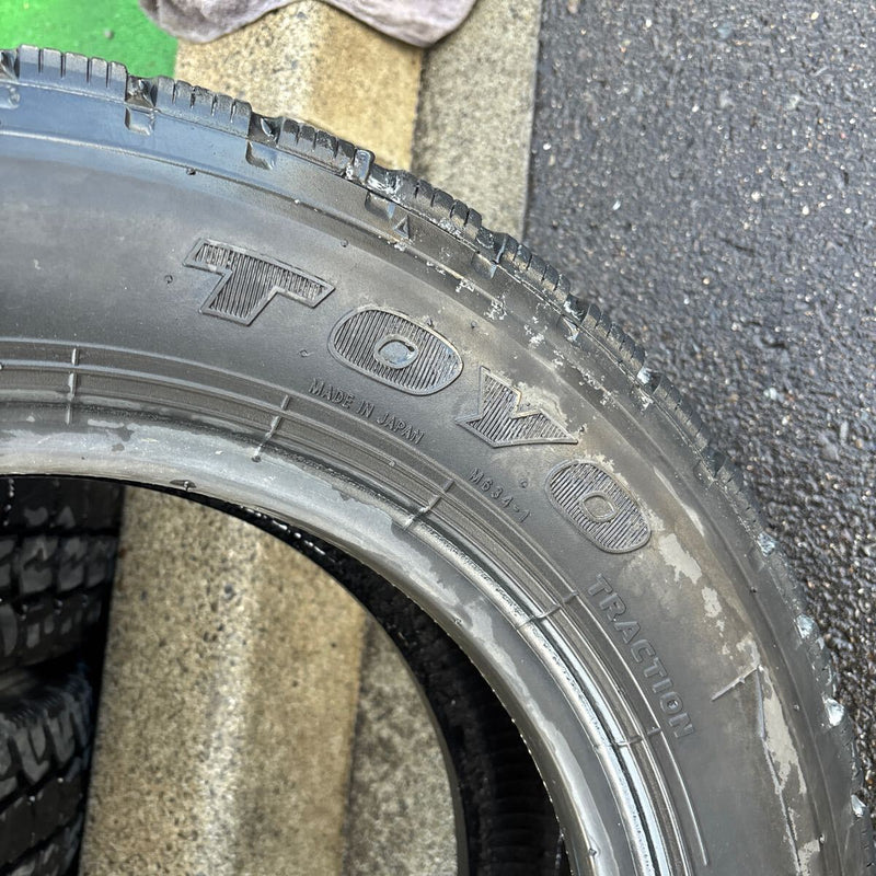 205/65R16、 109/107 N . LT 東洋　地山中古　2021年 　4本セット：22000円