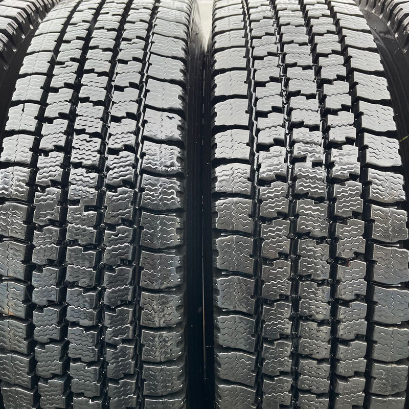 700R16, 10PR TOYO, M935 バリ溝スタッドレス　　2022年製　6本セット：52000円