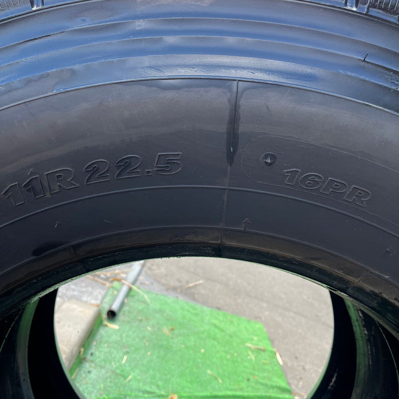 11R22.5 16PR YOKOHAMA, 902ZE スタッドレスタイヤ　2023年製　2本セット：44000円