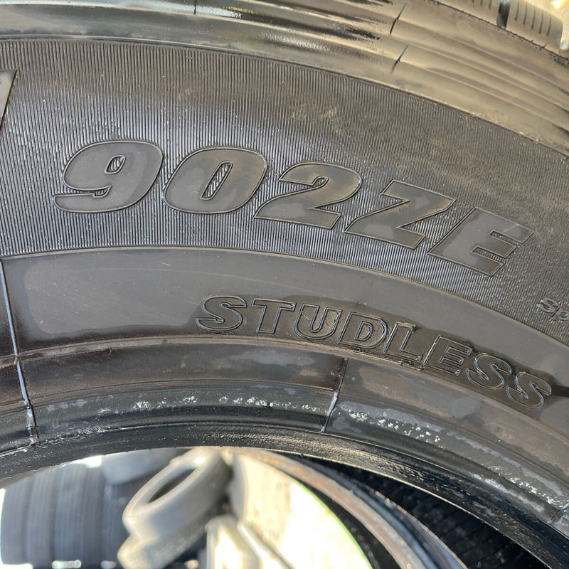 11R22.5 16PR YOKOHAMA, 902ZE スタッドレスタイヤ　2023年製　2本セット：44000円