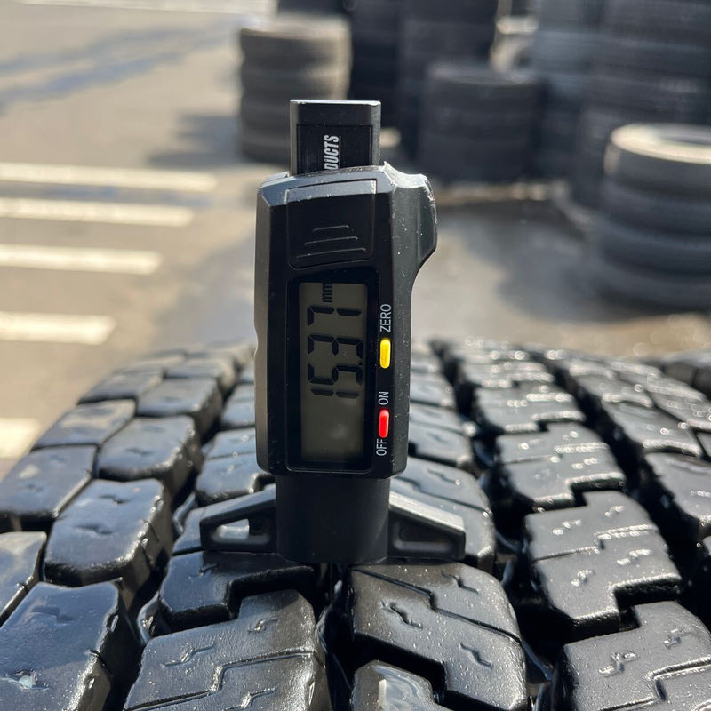 11R22.5 16PR YOKOHAMA, 902ZE スタッドレスタイヤ　2023年製　2本セット：44000円