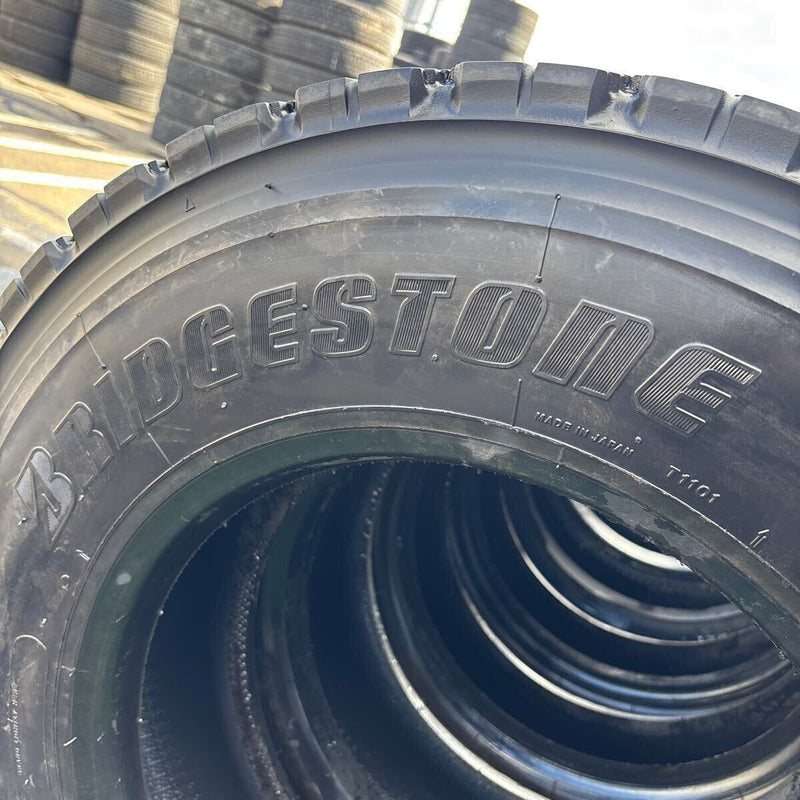 225/80R17.5 123/122L 2023年製　スタッドレス6本セット:42000円