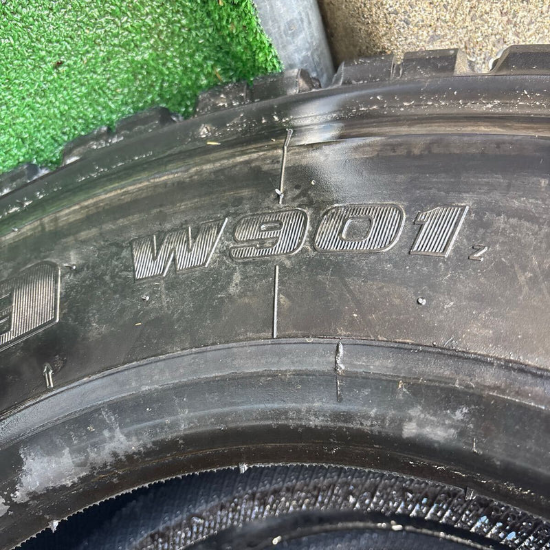 225/80R17.5 123/122L 2023年製　スタッドレス6本セット:42000円