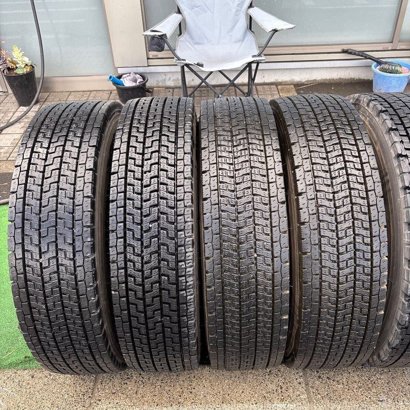 225/80R17.5 123/122L 2023年製　スタッドレス6本セット:42000円