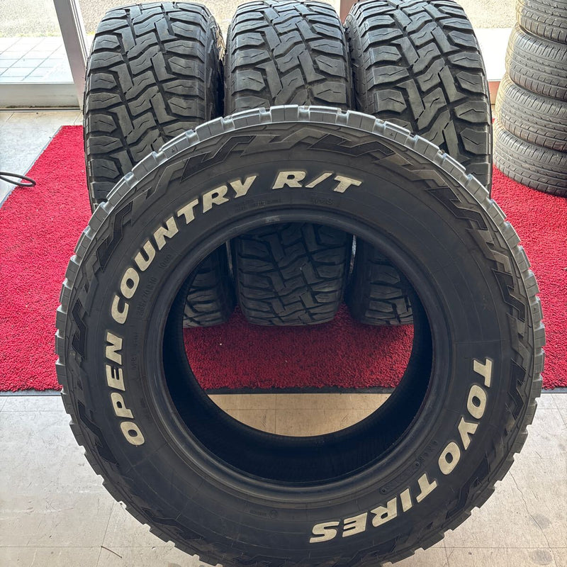 TOYO 235/70R16 OPEN COUNTRY 中古夏タイヤ 4本:40000円