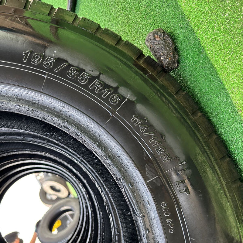 195/85R16 YOKOHAMA LT752R 中古ミックスタイヤ　激安美品　6本セット:42000円