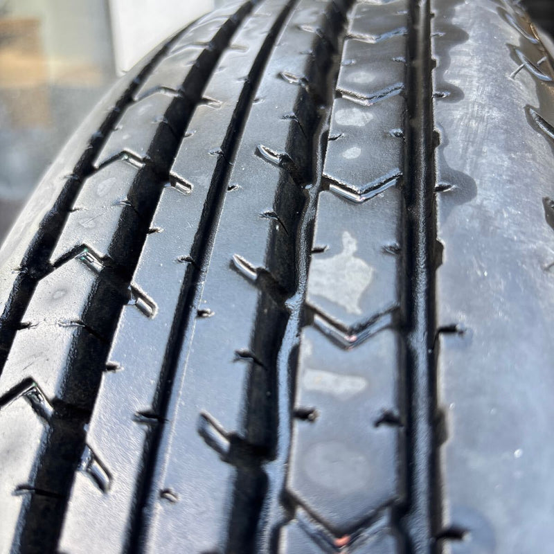 ダンロップ 225/80R17.5 SP110 年式古め 1本:5500円