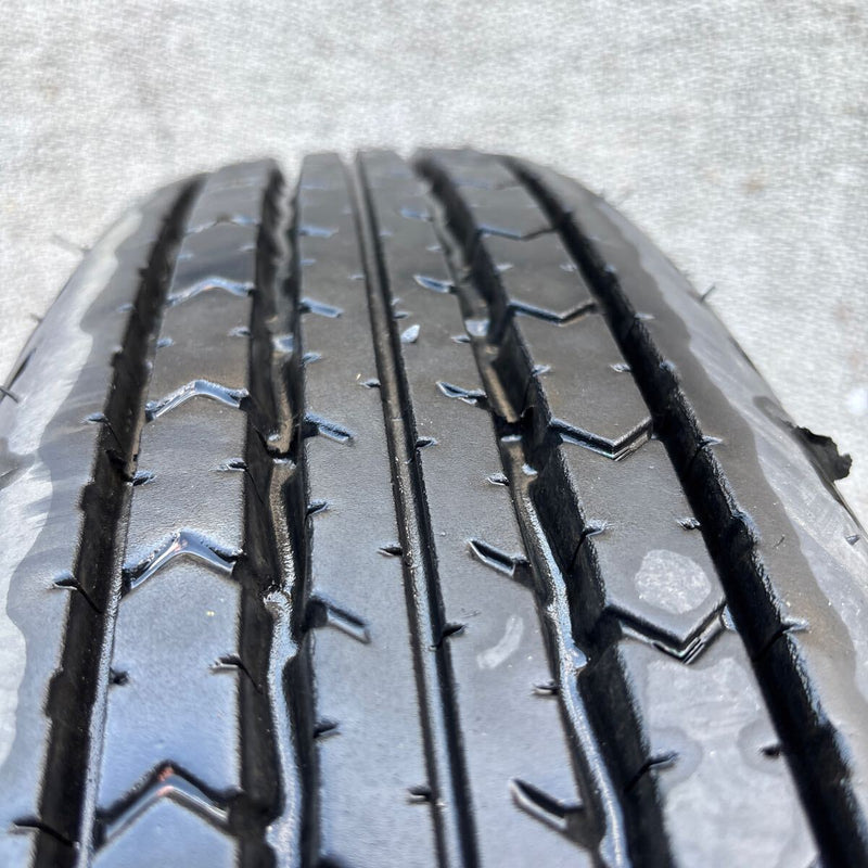 ダンロップ 225/80R17.5 SP110 年式古め 1本:5500円