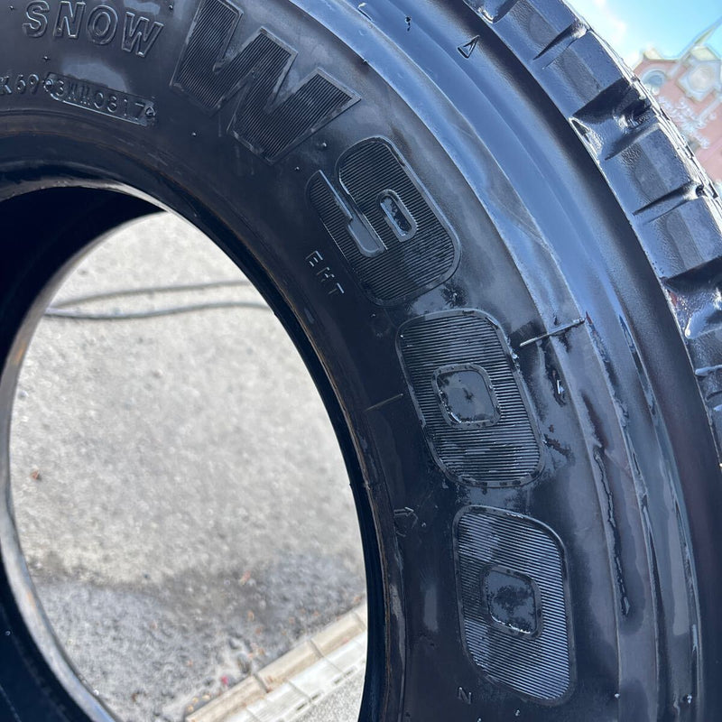 225/80R17.5ブリヂストン  W900 年式古め 深溝 中古冬タイヤ 1本:6500円