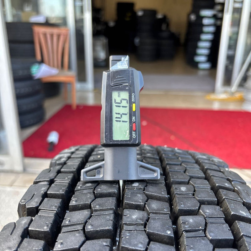 225/80R17.5ブリヂストン  W900 年式古め 深溝 中古冬タイヤ 1本:6500円