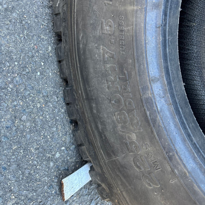 225/80R17.5 W900 中古再生冬タイヤ 6本セット:35000円