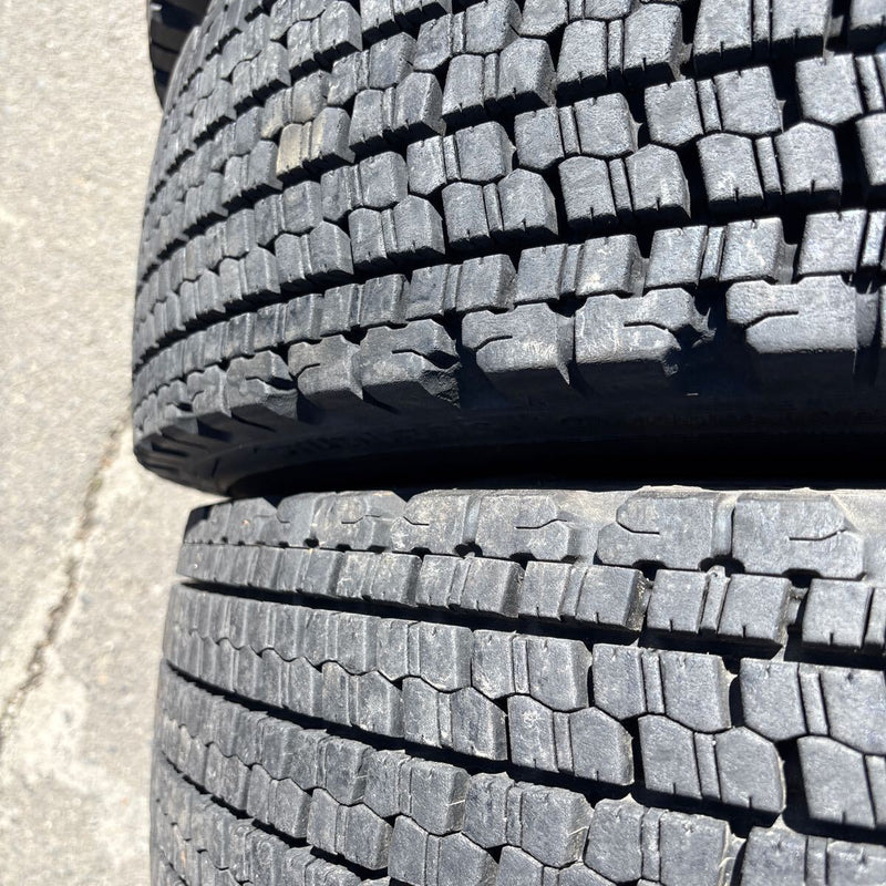 225/80R17.5 W900 中古再生冬タイヤ 6本セット:35000円