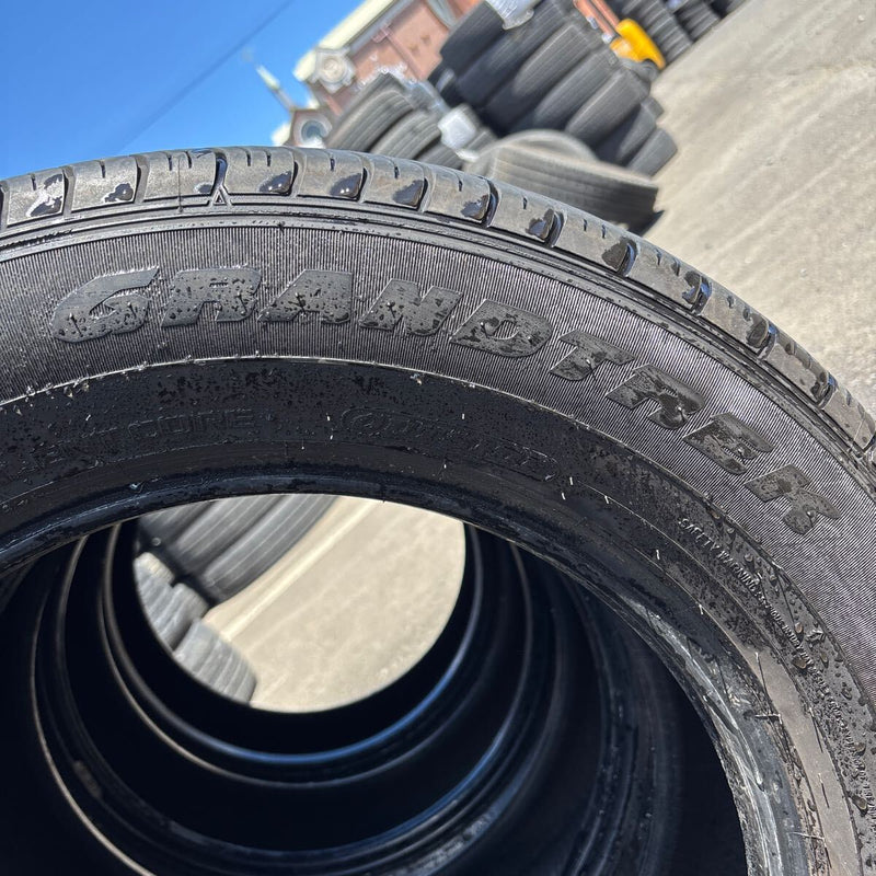 225/65R17 DUNLOP GRANDTREK 中古夏タイヤ　4本セット24000円