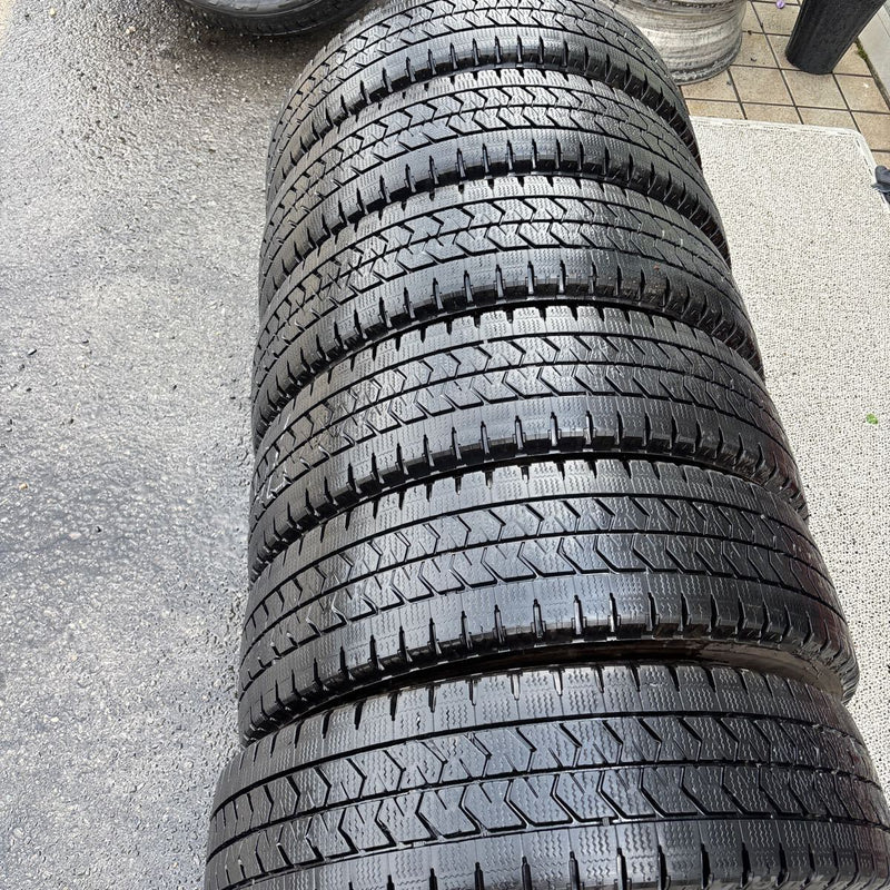 ブリヂストン 205/70R16 LT W989 中古冬タイヤ 6本:25000円