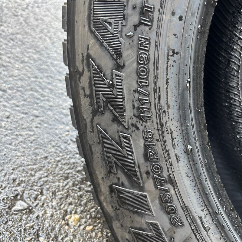 ブリヂストン 205/70R16 LT W989 中古冬タイヤ 6本:25000円