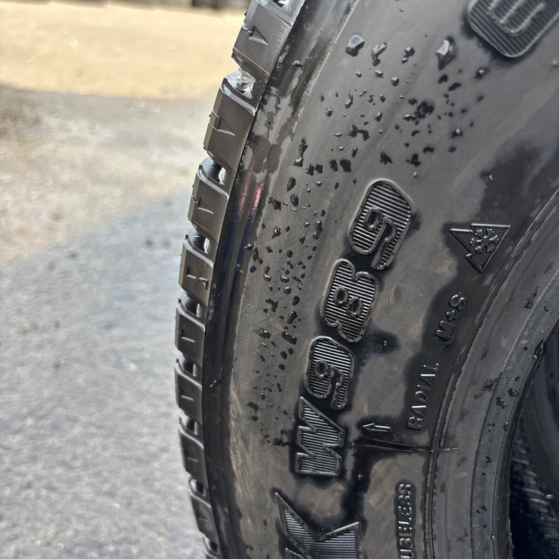 ブリヂストン 205/70R16 LT W989 中古冬タイヤ 6本:25000円