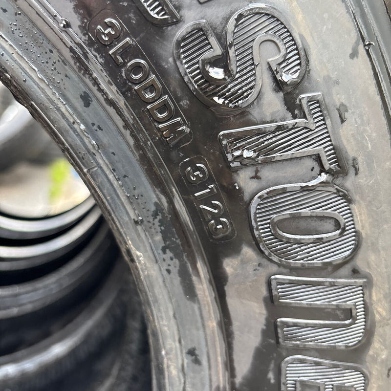 ブリヂストン 205/70R16 LT W989 中古冬タイヤ 6本:25000円