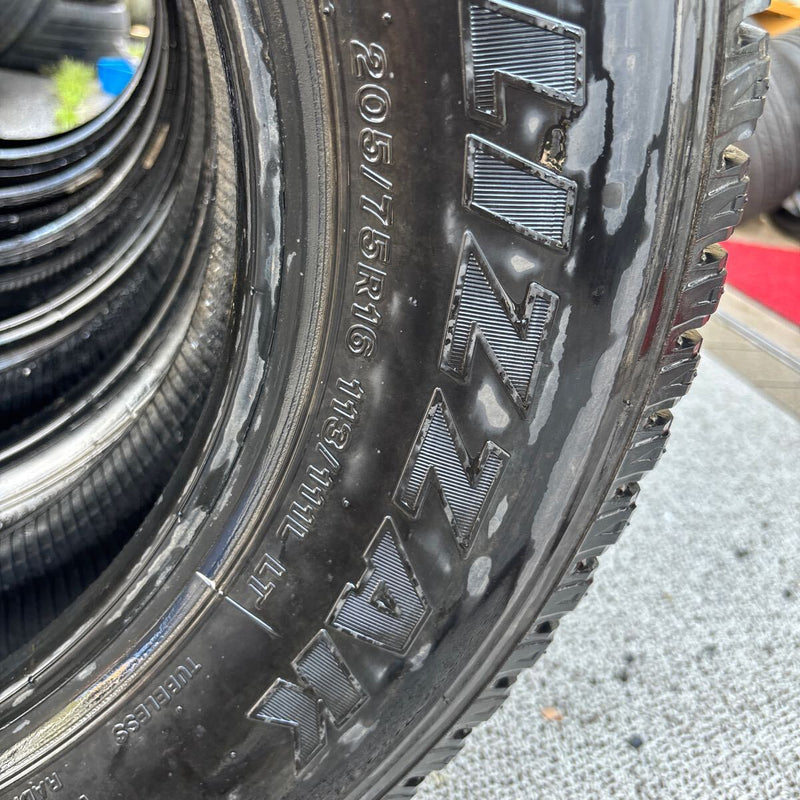 ブリヂストン 205/75R16 LT W979 中古冬タイヤ 6本セット:25500円