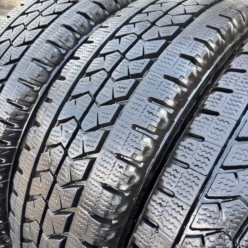 ブリヂストン 205/75R16 LT W979 中古冬タイヤ 6本セット:25500円