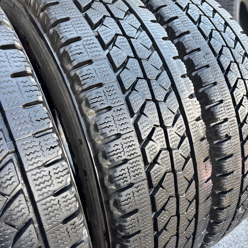 ブリヂストン 205/75R16 LT W979 中古冬タイヤ 6本セット:25500円