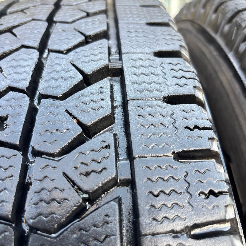 ブリヂストン 205/75R16 LT W979 中古冬タイヤ 6本セット:25500円