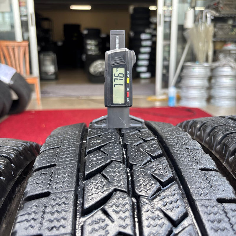 ブリヂストン 205/70R16 BLIZZAK W979 中古冬タイヤ6本:25000円