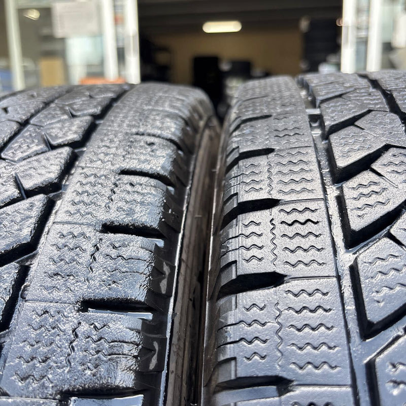 ブリヂストン 205/70R16 BLIZZAK W979 中古冬タイヤ6本:25000円