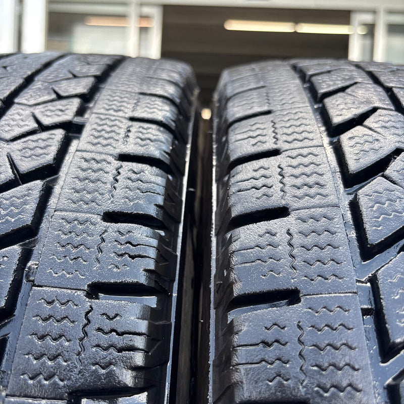 ブリヂストン 205/70R16 BLIZZAK W979 中古冬タイヤ6本:25000円
