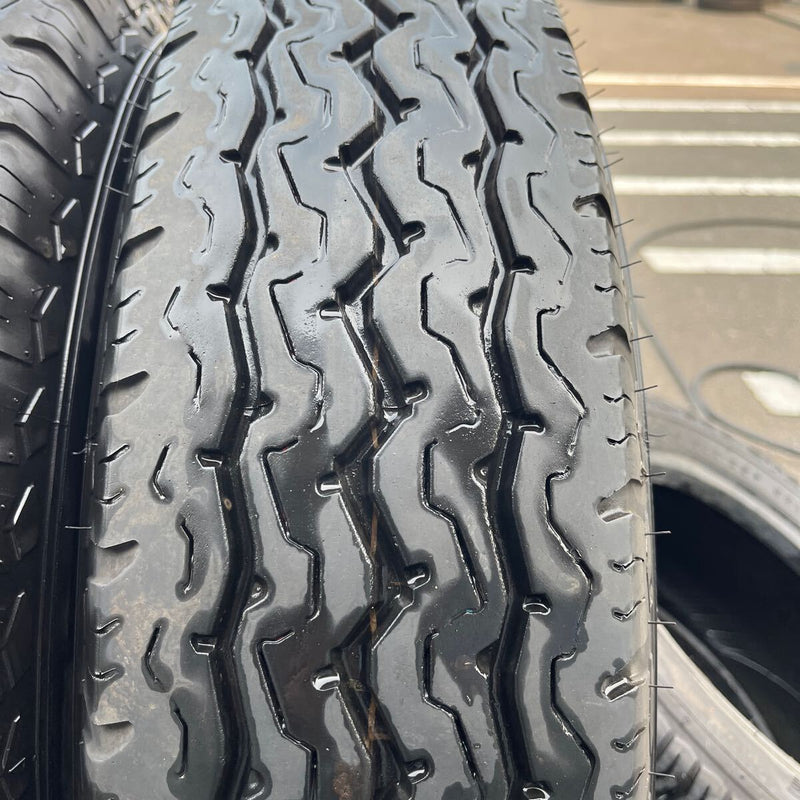 205/85R16 DUNLOP, LT5 中古タテ溝　激安美品　　6本セット：30000円