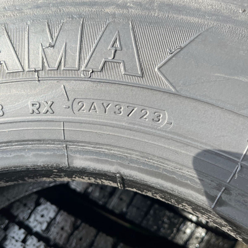 245/70R19.5 再生スタッドレスほぼ新品　M929　激安美品　8本セット:95,000円
