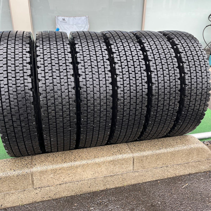 225/80R17.5 BRIDGESTONE, 再生スタッドレス　W900　激安美品　6本セット:36,000円