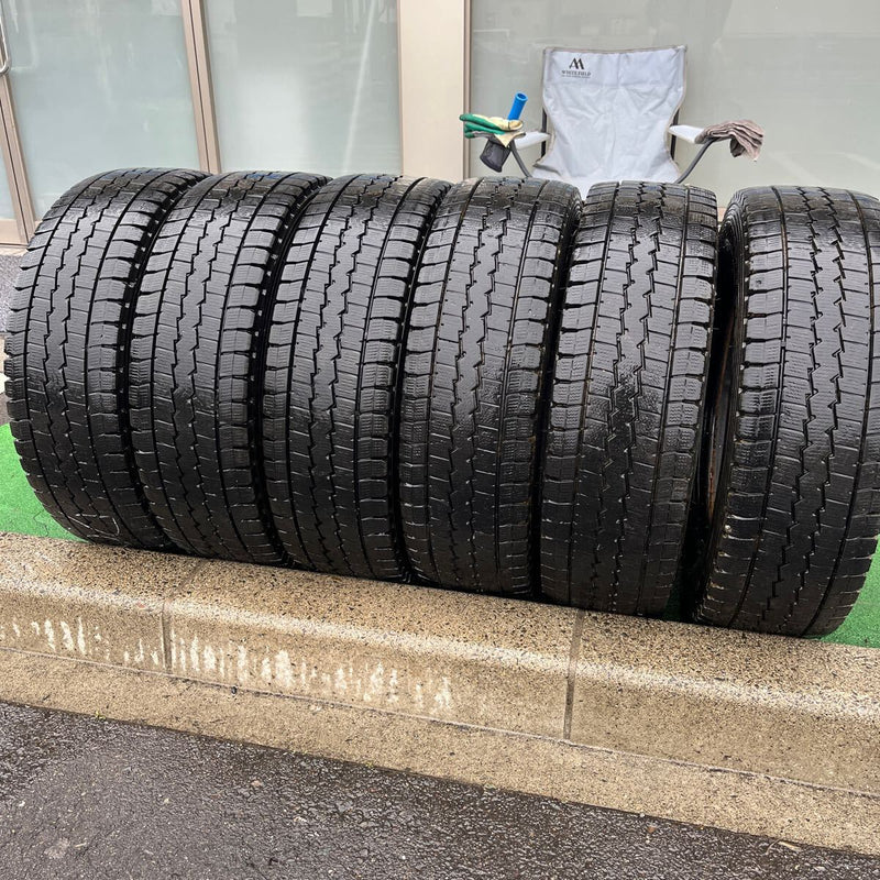 205/70R16 DUNLOP, LT03 中古スタッドレス　激安美品　6本セット:27,000円