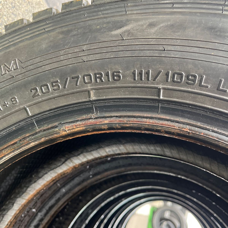 205/70R16 DUNLOP, LT03 中古スタッドレス　激安美品　6本セット:27,000円
