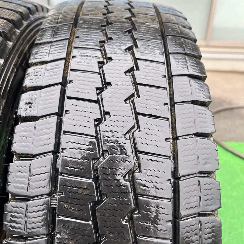 205/70R16 DUNLOP, LT03 中古スタッドレス　激安美品　6本セット:27,000円