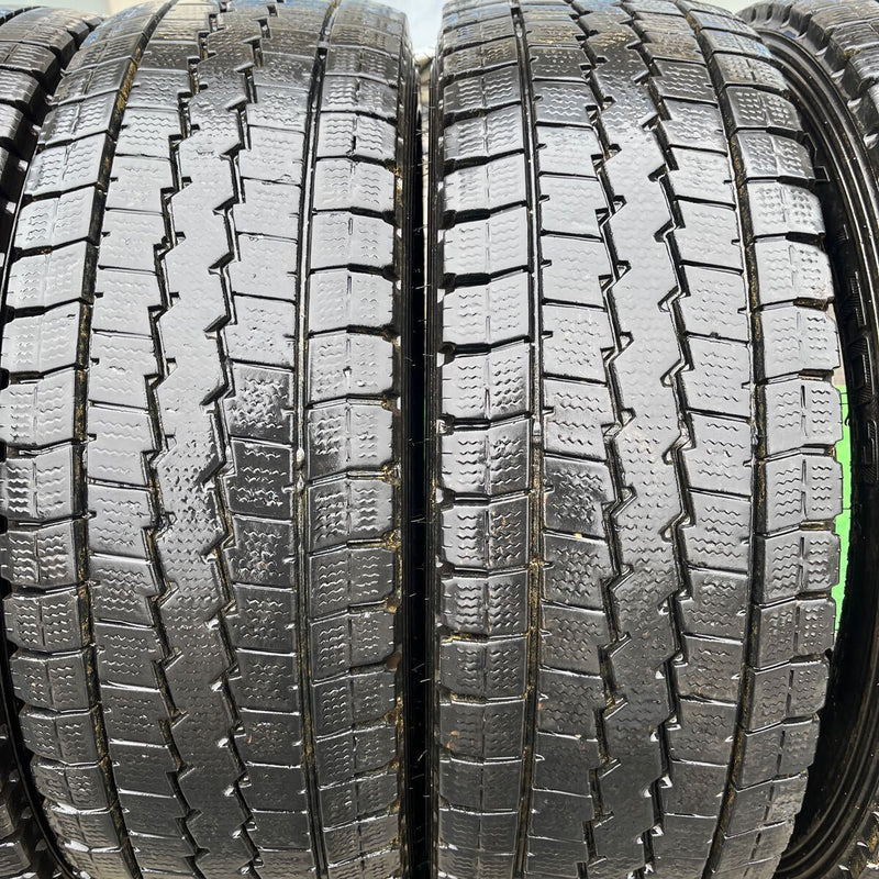 205/70R16 DUNLOP, LT03 中古スタッドレス　激安美品　6本セット:27,000円