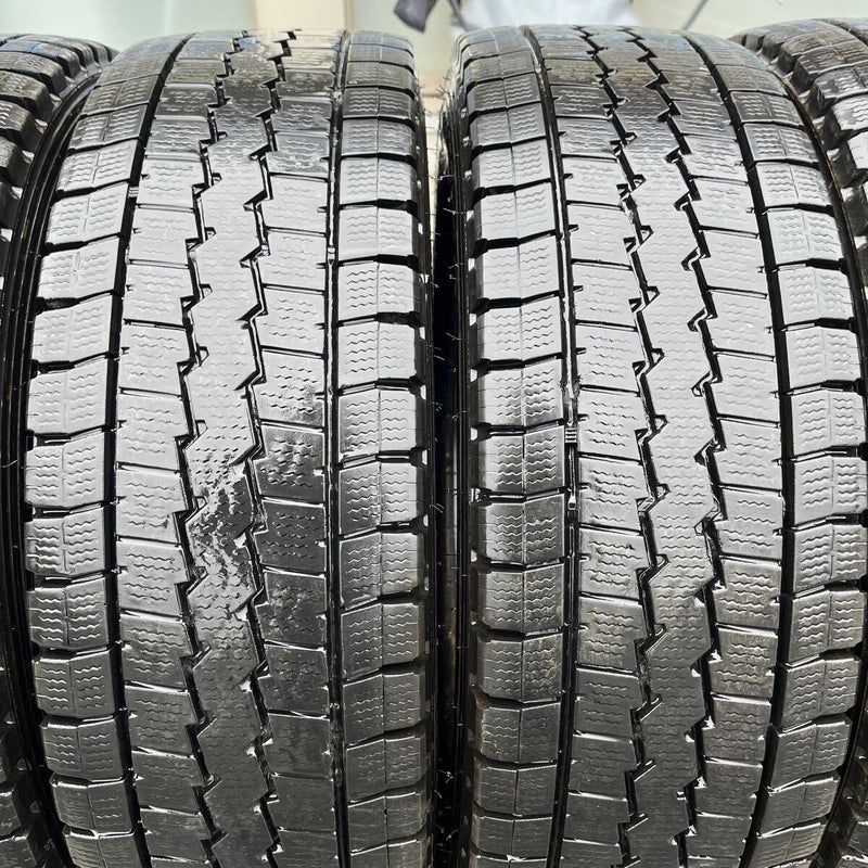 205/70R16 DUNLOP, LT03 中古スタッドレス　激安美品　6本セット:27,000円