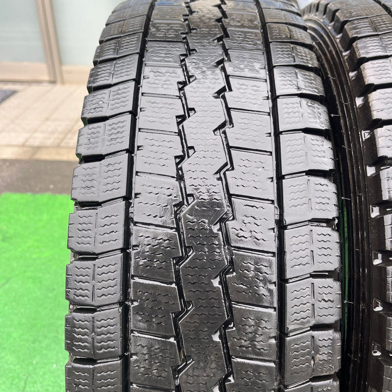 205/70R16 DUNLOP, LT03 中古スタッドレス　激安美品　6本セット:27,000円
