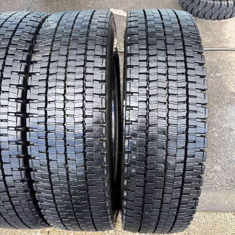 225/80 R17.5、123/122L DUNLOP SP001 2023年製　 6本セット:42000円