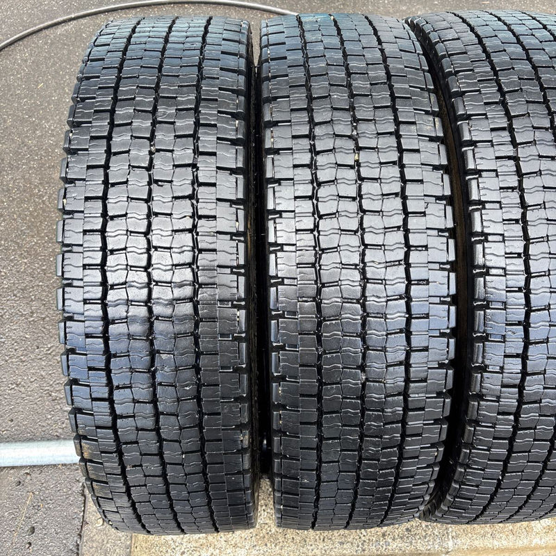 225/80 R17.5、123/122L DUNLOP SP001 2023年製　 6本セット:42000円