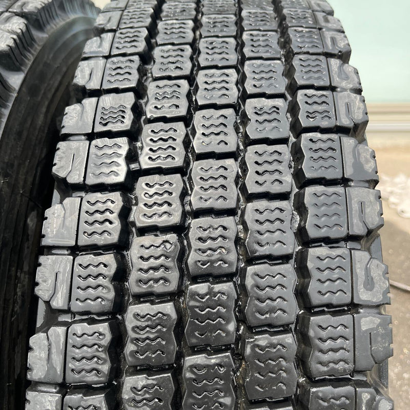245/80R17.5 BRIDGESTONE, W910　激安美品　6本セット:50,000円