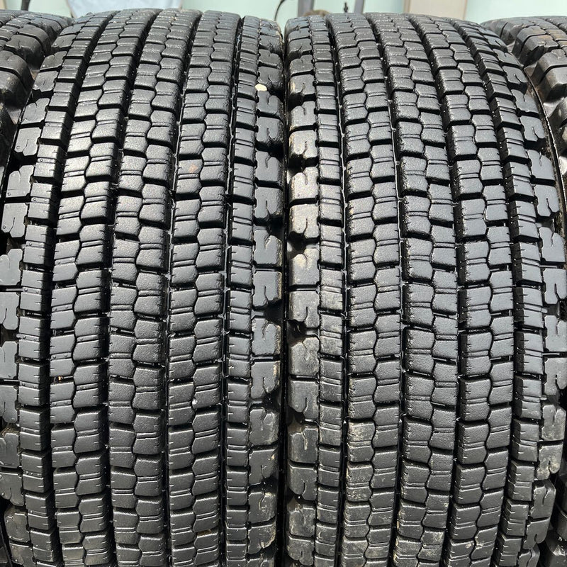 265/70R19.5 再生中古スタッドレス　 W900　激安美品　９部山　8本セット:102,000円
