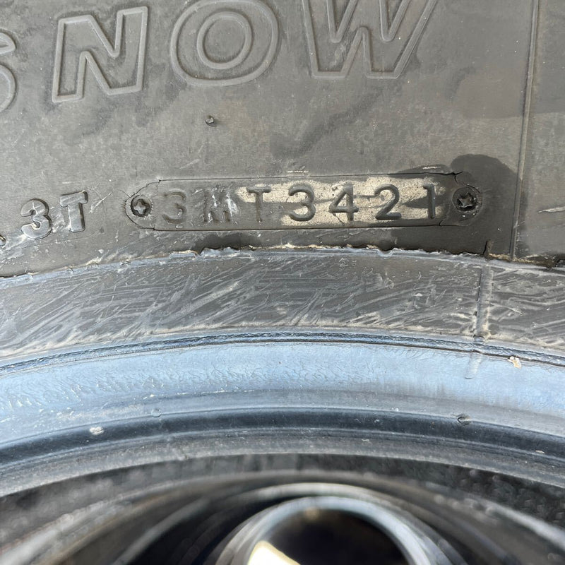 11R22.5 中古再生スタッドレス　 W900 激安美品　8本セット:110,000円