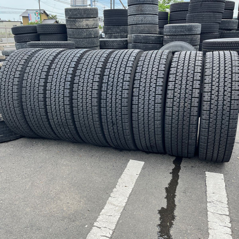 275/80R22.5 中古再生スタッドレス　激安美品　　M919 8本セット:117,000円