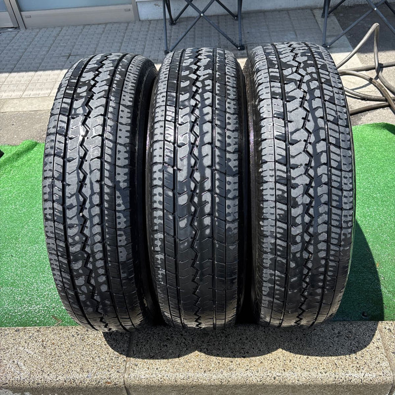 195/80R15. LT TOYO. V-02. 2021年製 2本+1本セット:18000円