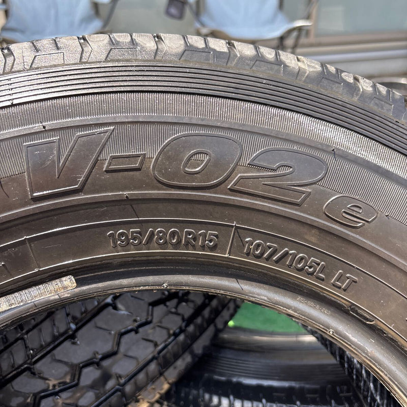 195/80R15. LT TOYO. V-02. 2021年製 2本+1本セット:18000円