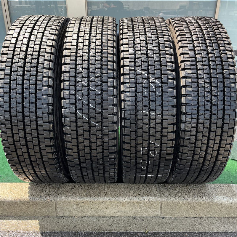 11R22.5 再生中古スタッドレス　SP001 激安美品　バリ山　4本セット：70,000円