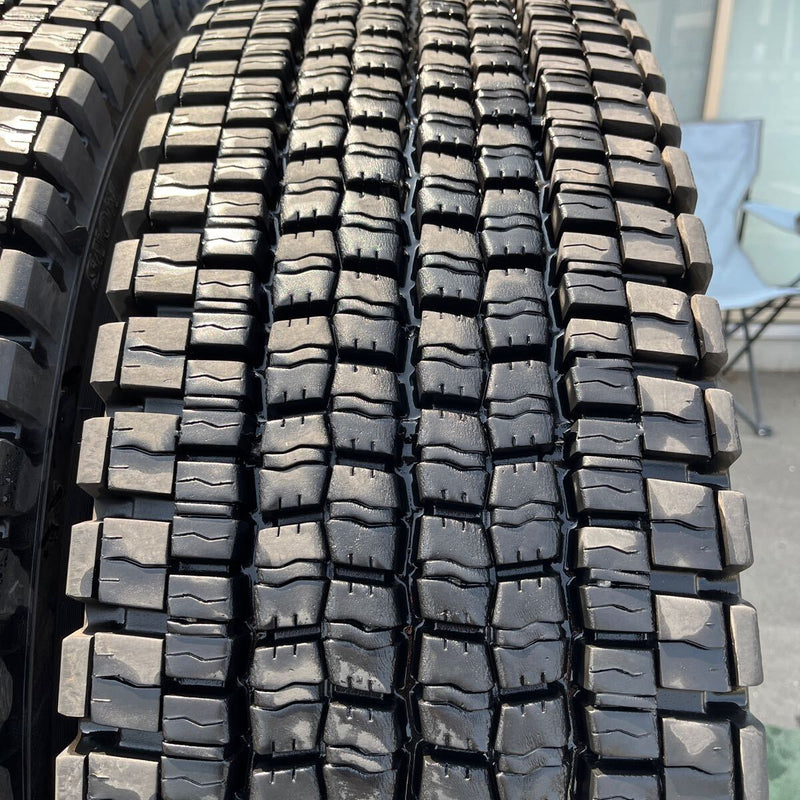 11R22.5 再生中古スタッドレス　SP001 激安美品　バリ山　4本セット：70,000円