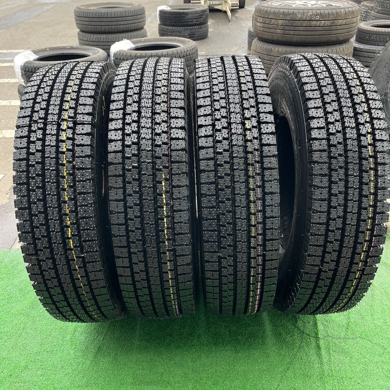 225/80R17.5 再生中古スタッドレス　ほぼ新品M929 4本セット：40,000円