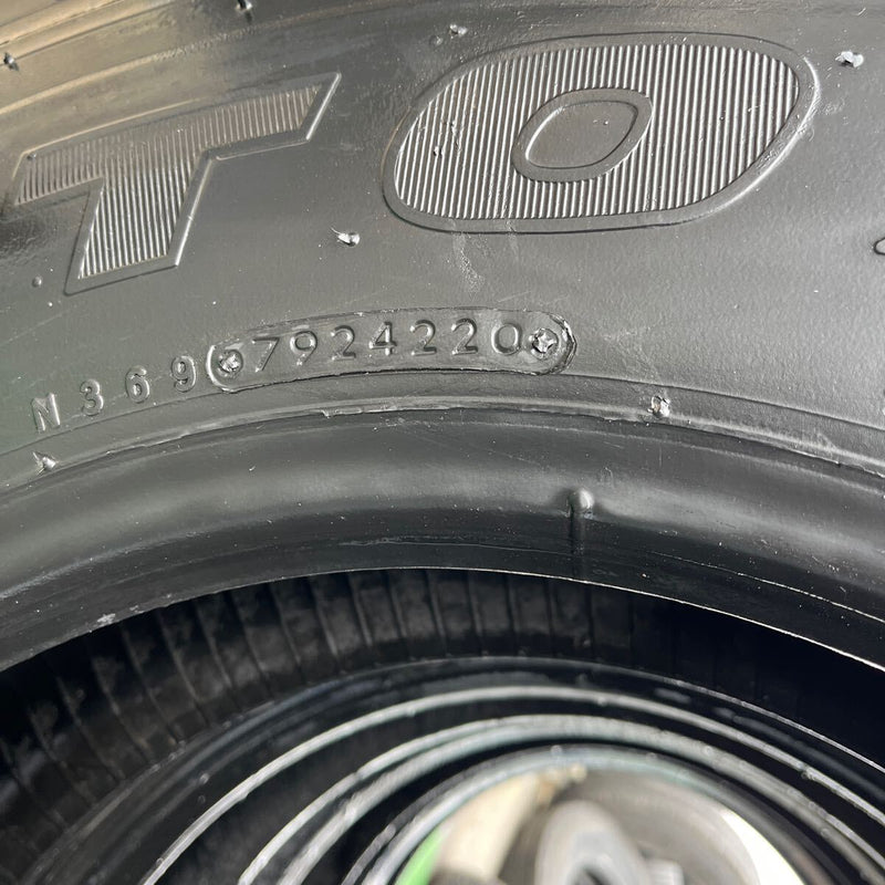 225/80R17.5 再生中古スタッドレス　ほぼ新品M929 4本セット：40,000円